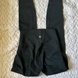 black lululemon wunder under leggings